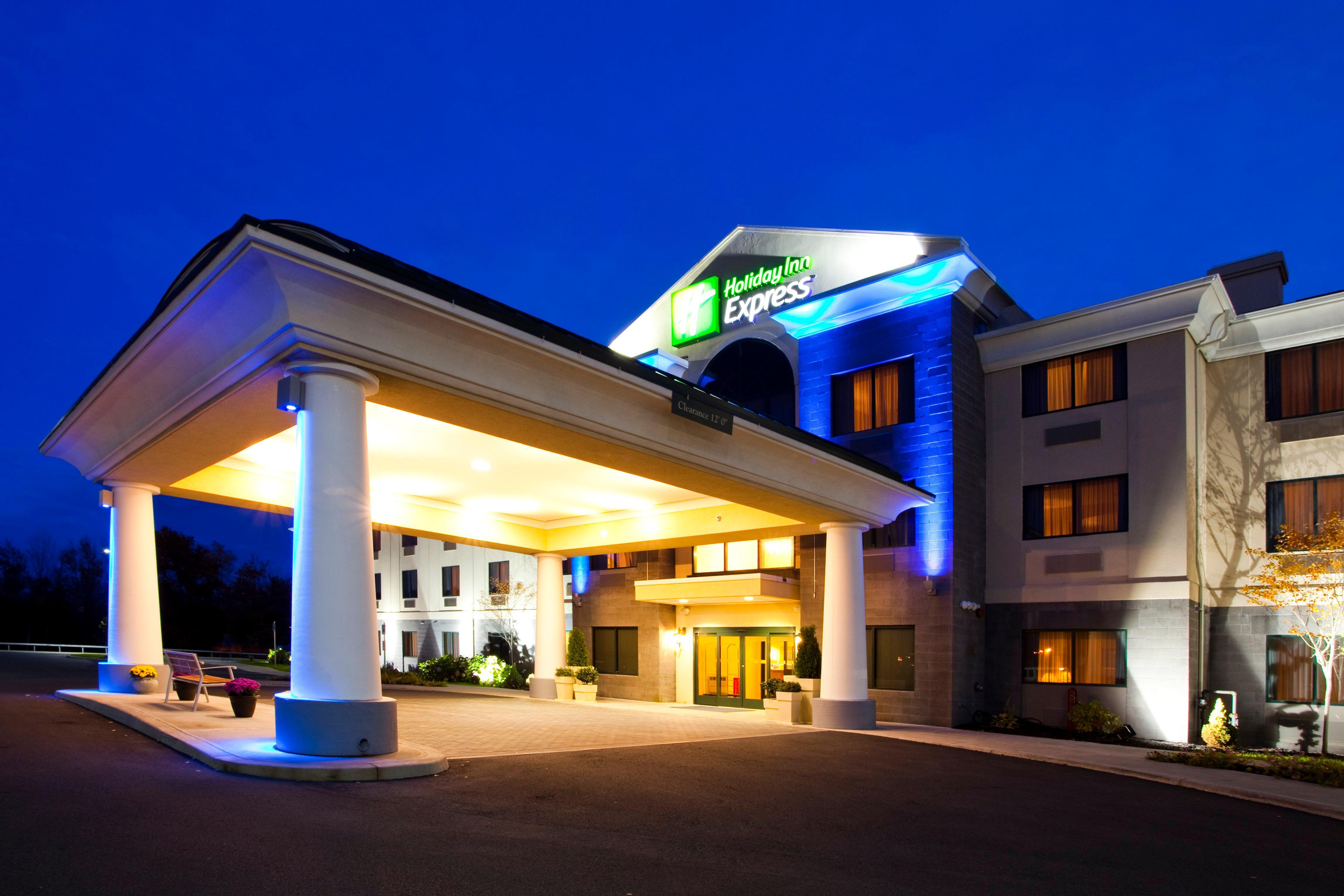 North Syracuse Holiday Inn Express Syracuse Airport By Ihg מראה חיצוני תמונה