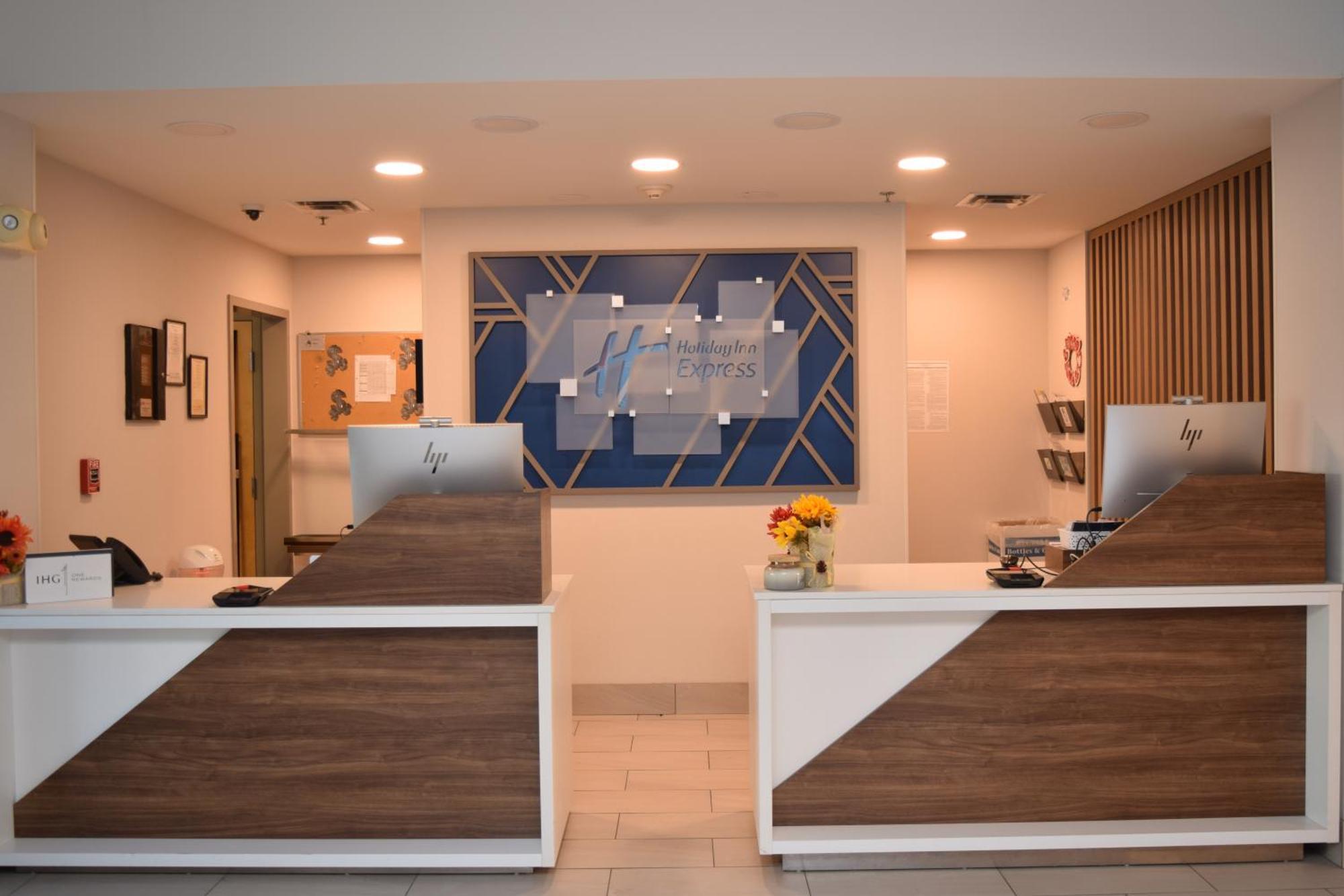 North Syracuse Holiday Inn Express Syracuse Airport By Ihg מראה חיצוני תמונה