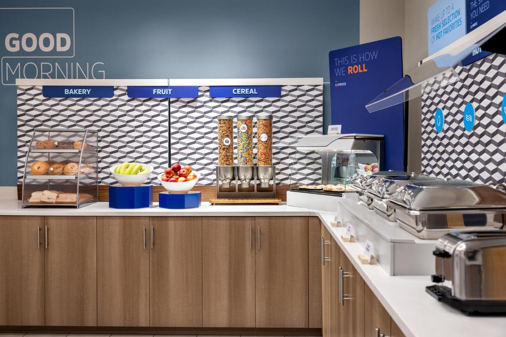 North Syracuse Holiday Inn Express Syracuse Airport By Ihg מראה חיצוני תמונה