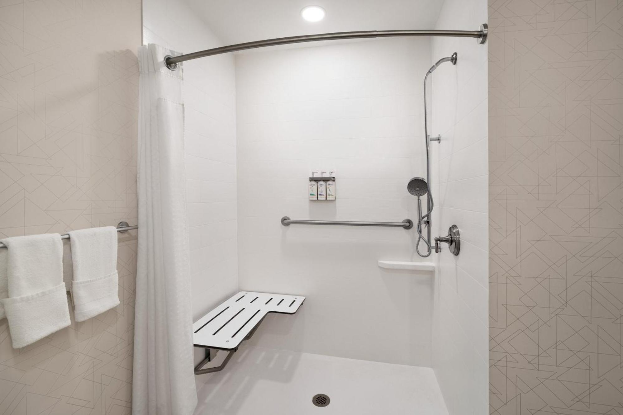 North Syracuse Holiday Inn Express Syracuse Airport By Ihg מראה חיצוני תמונה