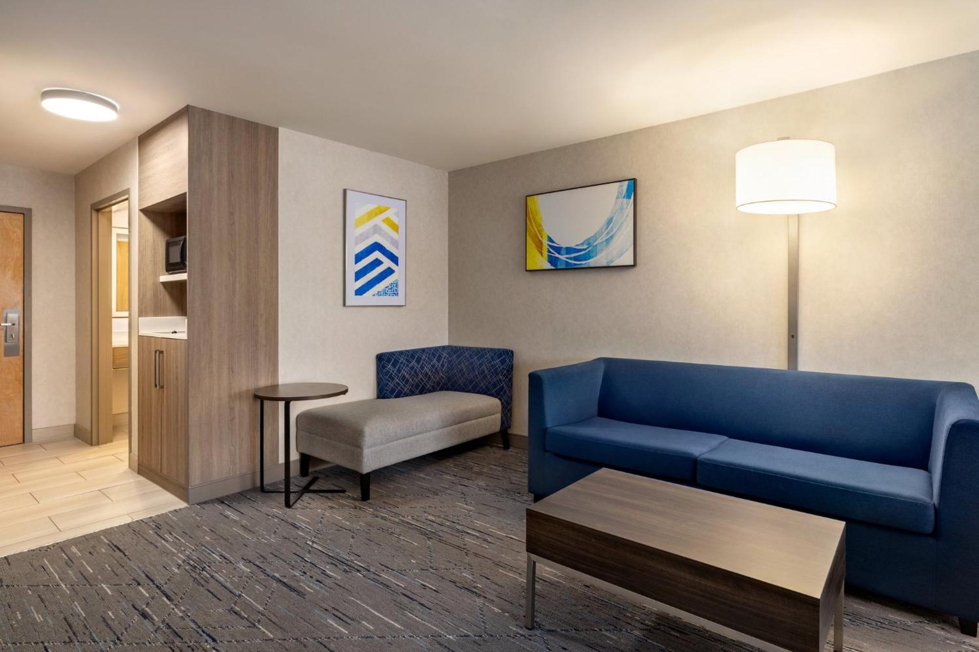 North Syracuse Holiday Inn Express Syracuse Airport By Ihg מראה חיצוני תמונה